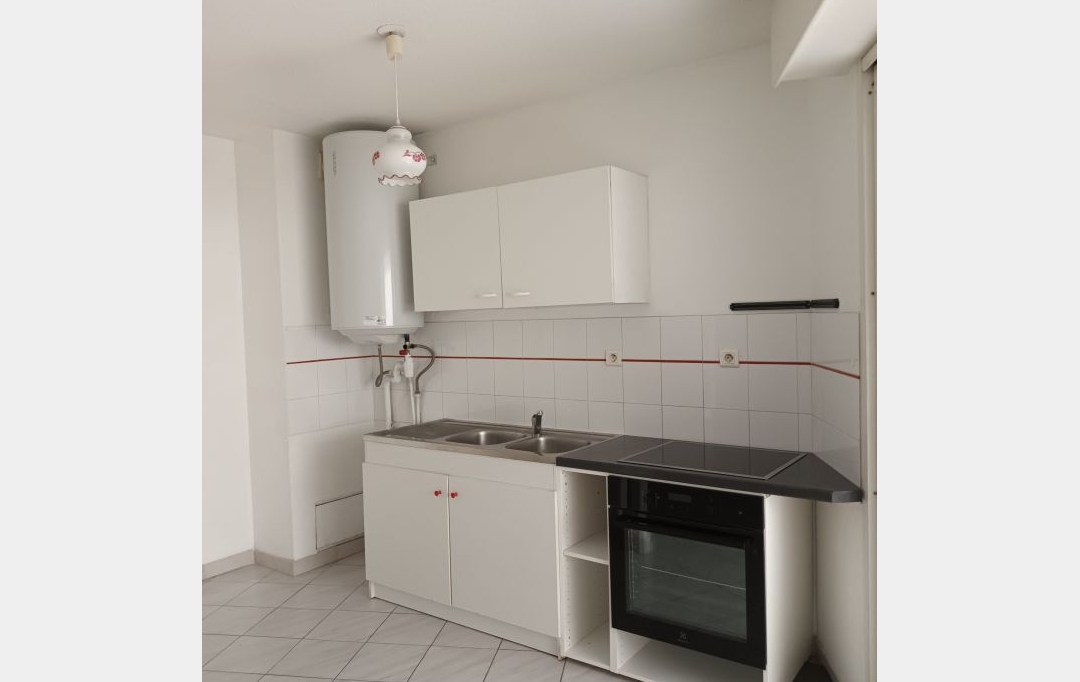 CABINET L'ANTENNE : Appartement | NIMES (30900) | 47 m2 | 640 € 