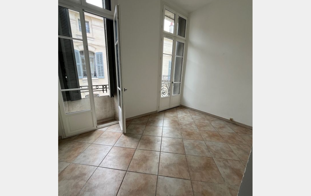 CABINET L'ANTENNE : Appartement | NIMES (30900) | 67 m2 | 757 € 