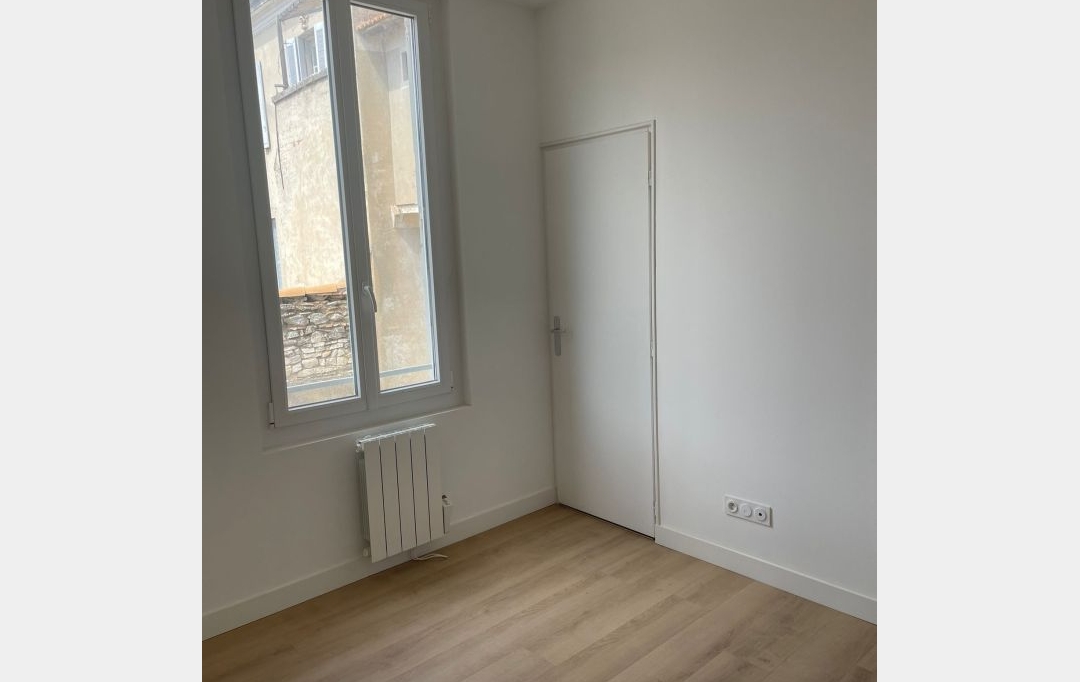 CABINET L'ANTENNE : Appartement | NIMES (30900) | 69 m2 | 786 € 