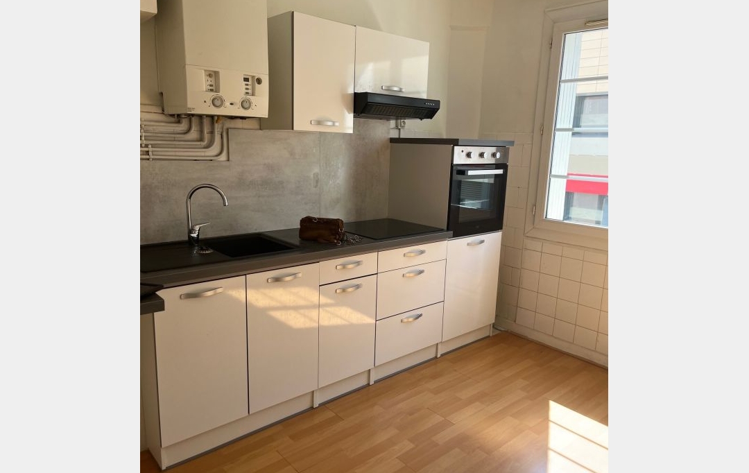 CABINET L'ANTENNE : Appartement | NIMES (30900) | 57 m2 | 600 € 