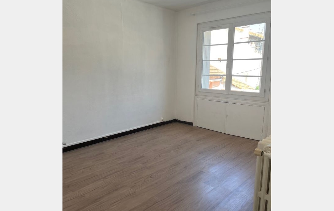 CABINET L'ANTENNE : Appartement | NIMES (30900) | 57 m2 | 600 € 