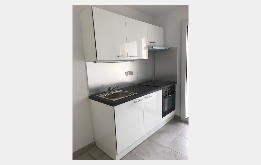 CABINET L'ANTENNE : Appartement | NIMES (30900) | 44 m2 | 613 € 