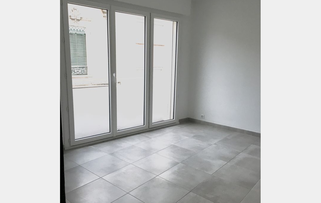 CABINET L'ANTENNE : Apartment | NIMES (30900) | 44 m2 | 613 € 