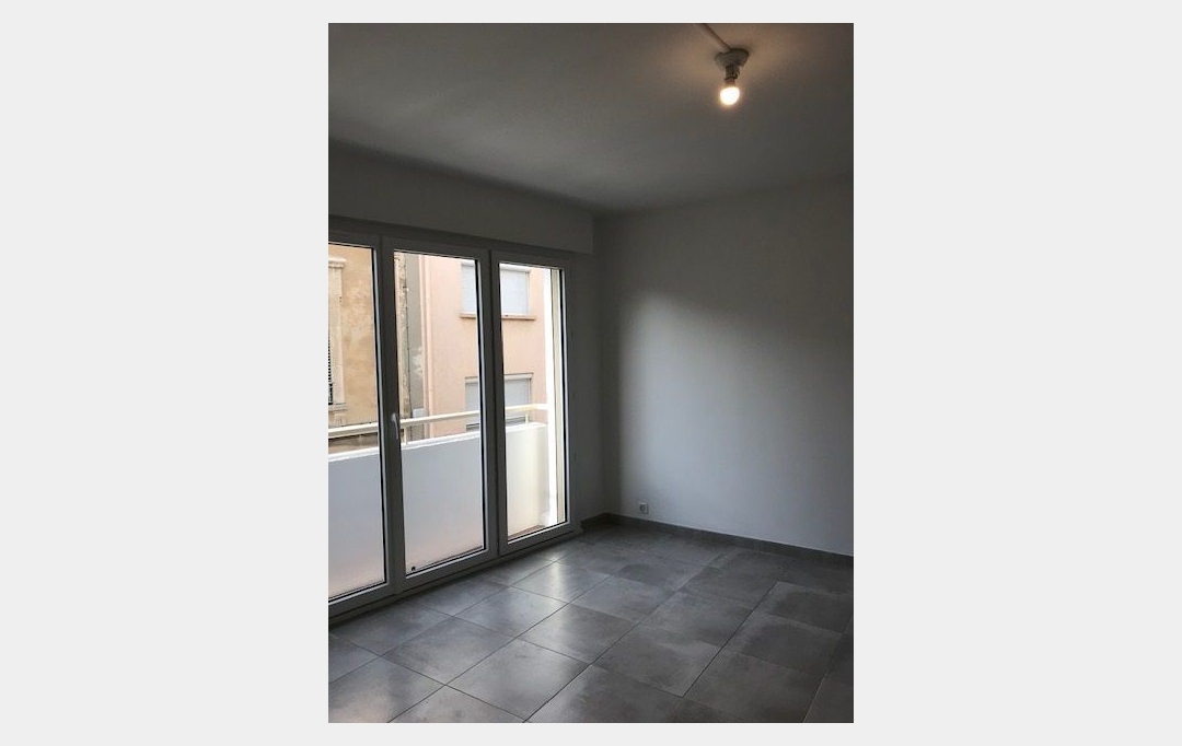 CABINET L'ANTENNE : Appartement | NIMES (30900) | 44 m2 | 613 € 