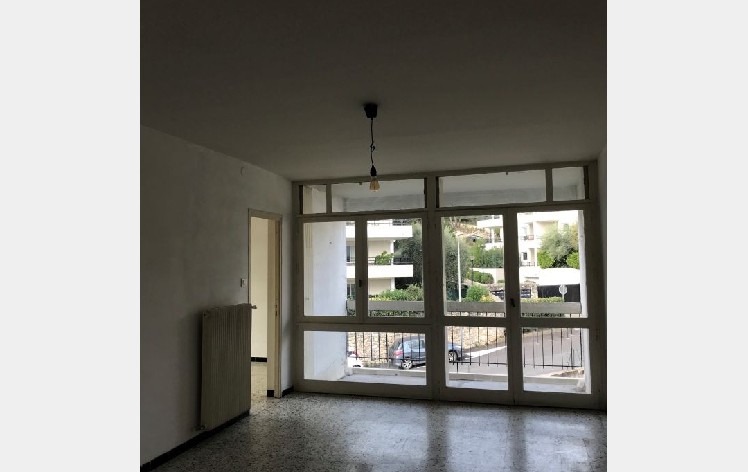 CABINET L'ANTENNE : Appartement | NIMES (30900) | 66 m2 | 708 € 