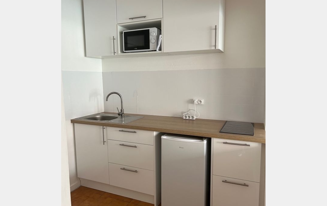 CABINET L'ANTENNE : Apartment | NIMES (30900) | 33 m2 | 500 € 