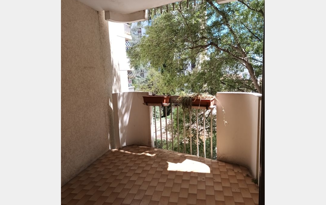 CABINET L'ANTENNE : Apartment | NIMES (30000) | 41 m2 | 610 € 