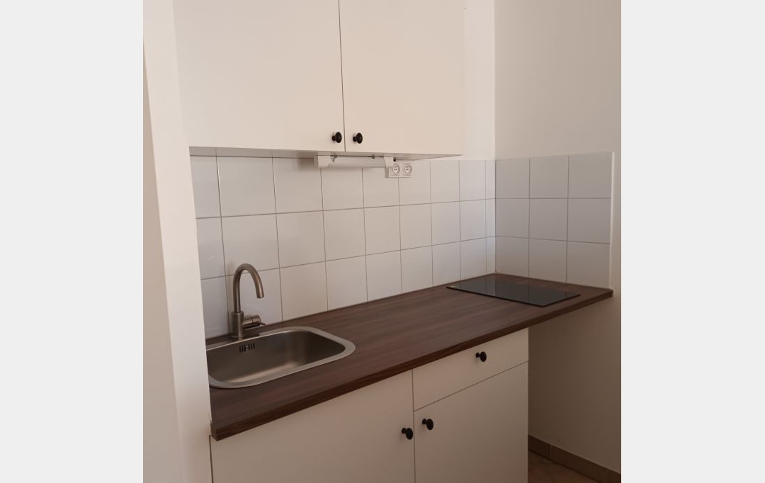 CABINET L'ANTENNE : Apartment | NIMES (30000) | 41 m2 | 610 € 