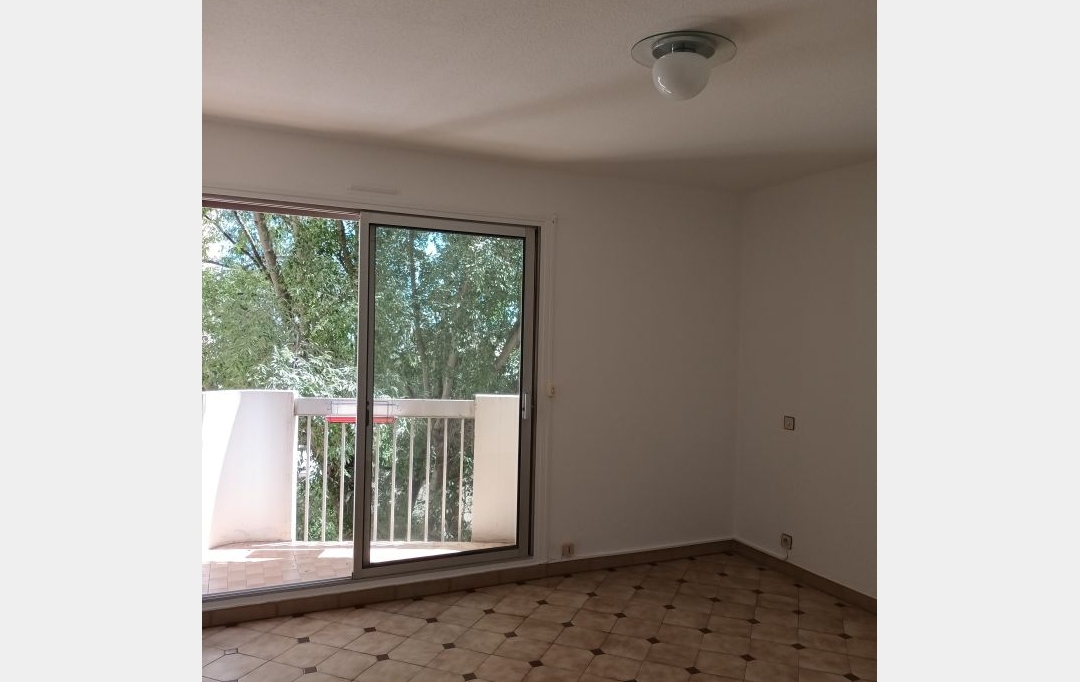 CABINET L'ANTENNE : Apartment | NIMES (30000) | 41 m2 | 610 € 