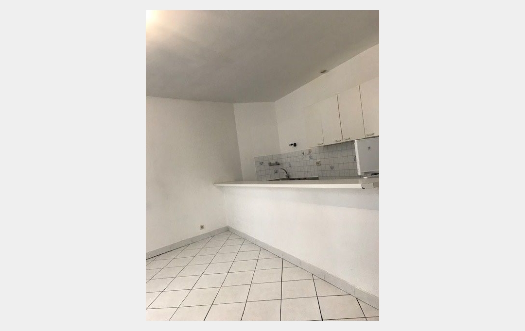 CABINET L'ANTENNE : Appartement | NIMES (30900) | 45 m2 | 524 € 