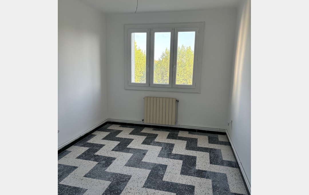 CABINET L'ANTENNE : Appartement | NIMES (30900) | 67 m2 | 732 € 