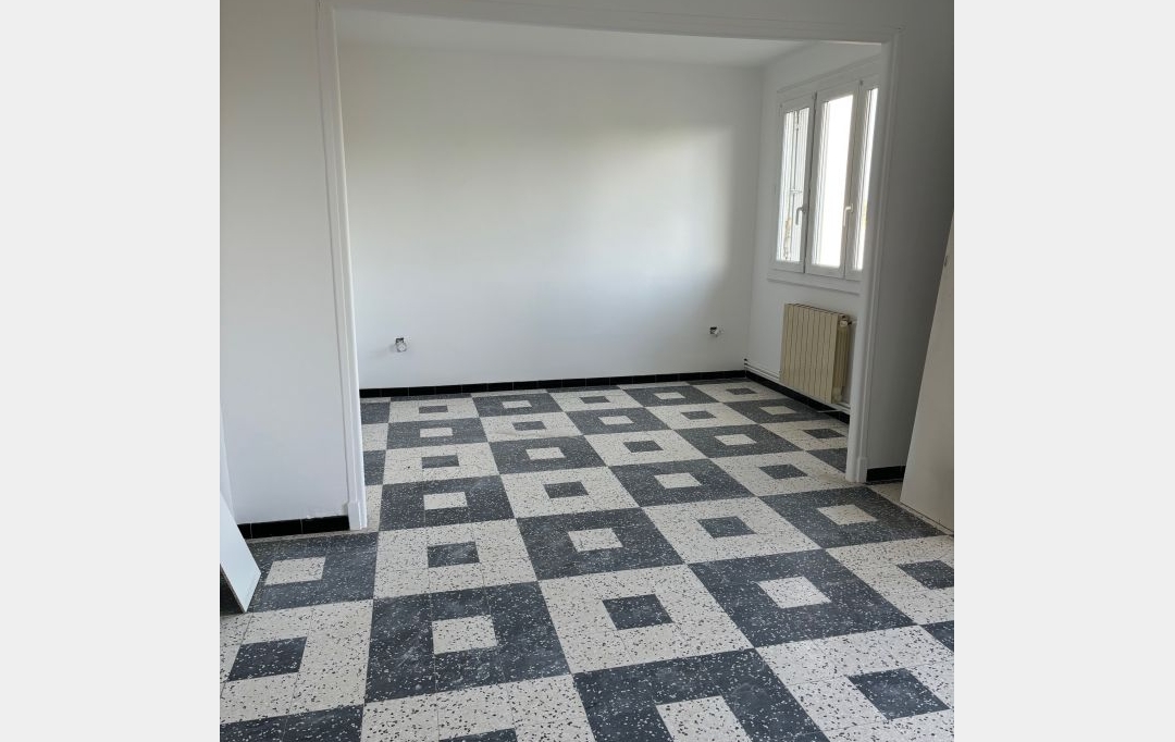 CABINET L'ANTENNE : Appartement | NIMES (30900) | 67 m2 | 732 € 