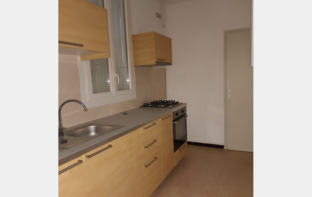 CABINET L'ANTENNE : Appartement | NIMES (30900) | 50 m2 | 573 € 