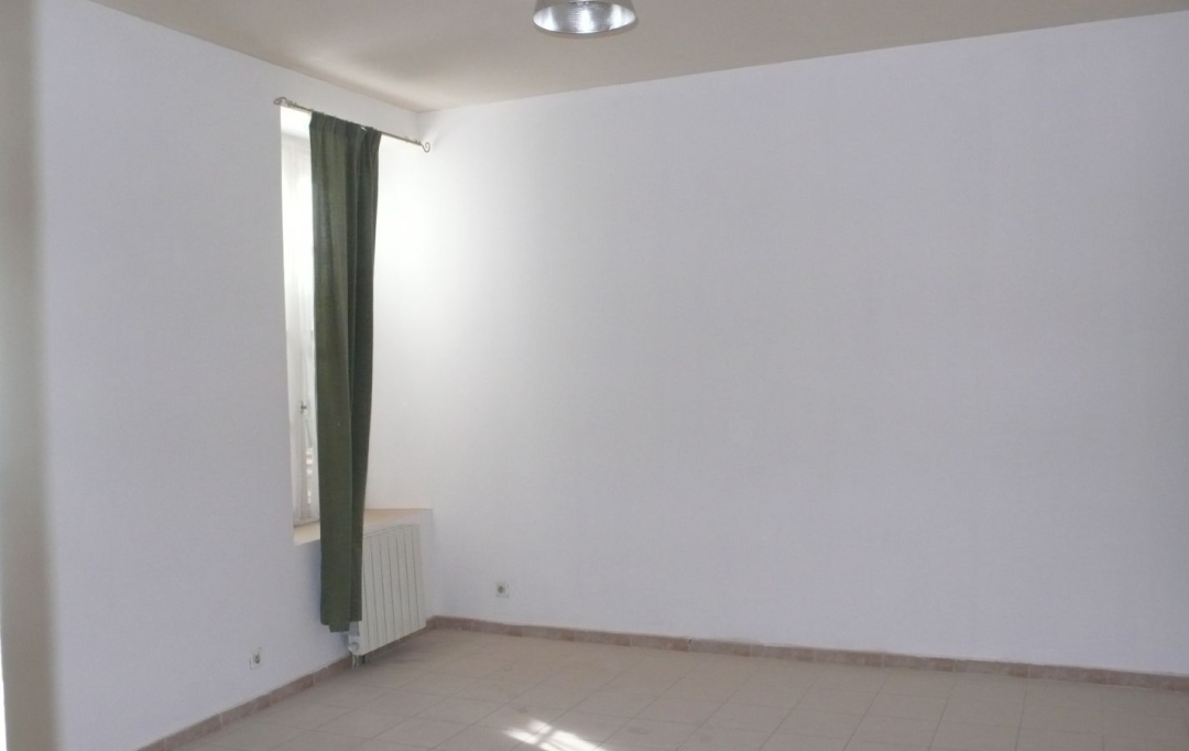 CABINET L'ANTENNE : Appartement | NIMES (30900) | 41 m2 | 437 € 