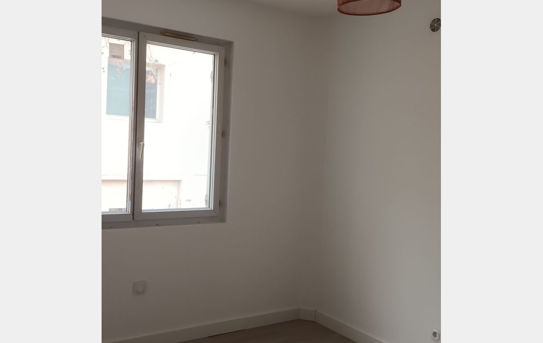 CABINET L'ANTENNE : Appartement | NIMES (30900) | 71 m2 | 970 € 