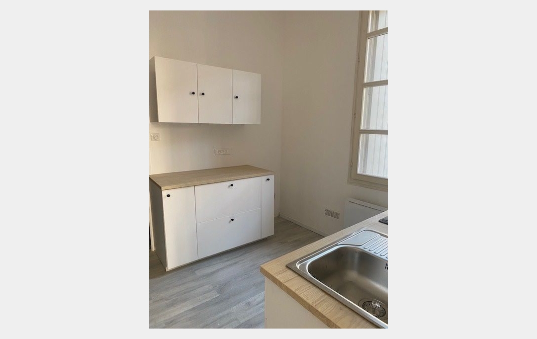 CABINET L'ANTENNE : Apartment | NIMES (30900) | 45 m2 | 550 € 