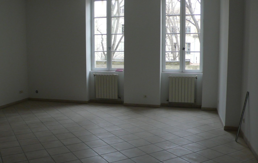 CABINET L'ANTENNE : Appartement | NIMES (30900) | 85 m2 | 693 € 