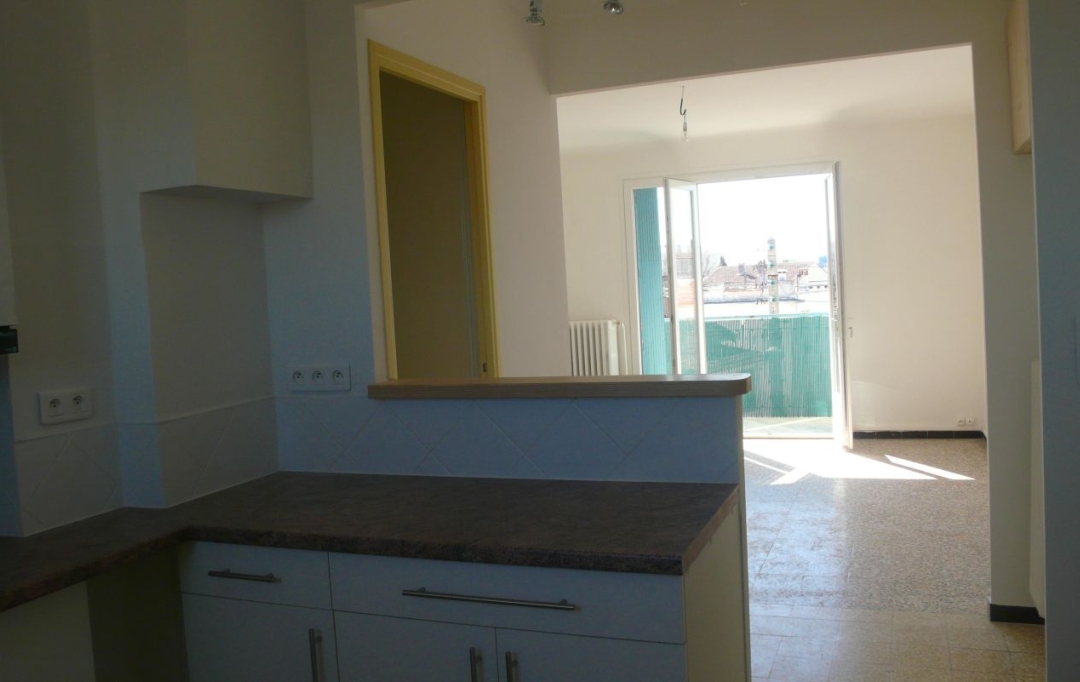 CABINET L'ANTENNE : Appartement | NIMES (30900) | 67 m2 | 642 € 