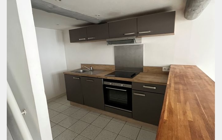 Appartement P3   NIMES  50 m2 565 € 